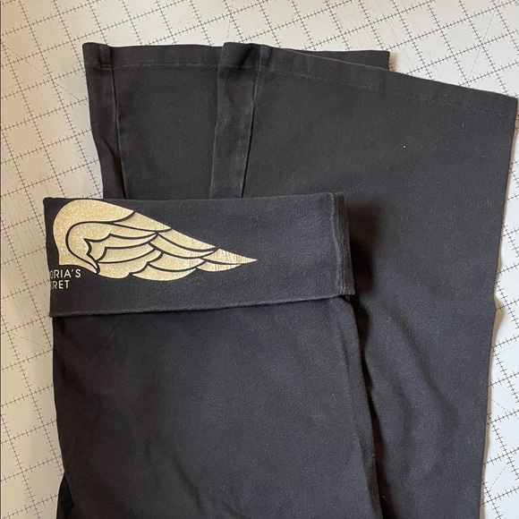 Victoria's Secret Black Fold-Over Waistwing Leggings - Picture 5 of 7